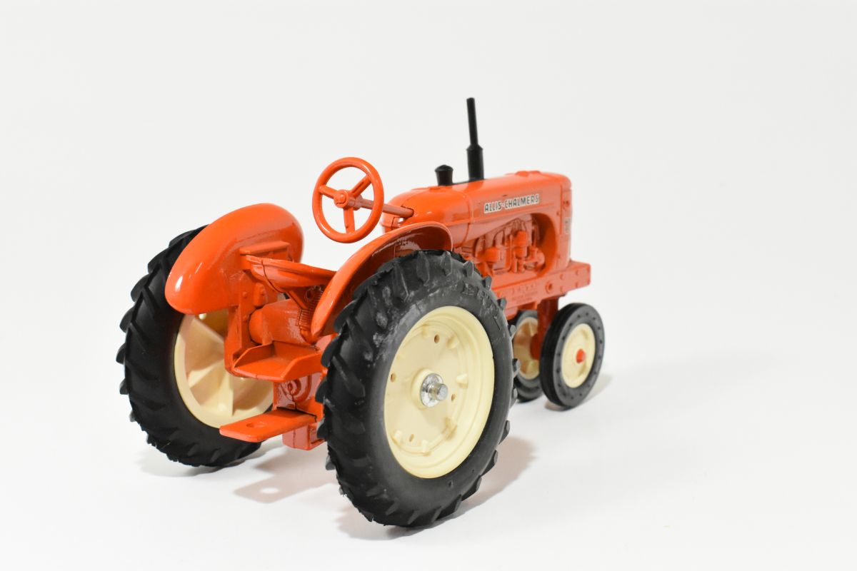 1/16 Allis Chalmers WD 45 Tractor, 1989 Canadian International