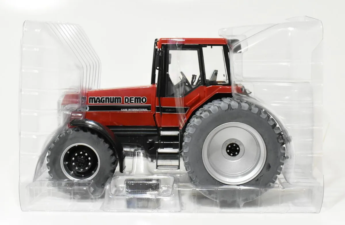 Case IH Magnum 7140 トラクター模型 1/16スケールモデル 1/16 Case International Magnum 7140 Tractor W/ FWA & Duals, Magnum