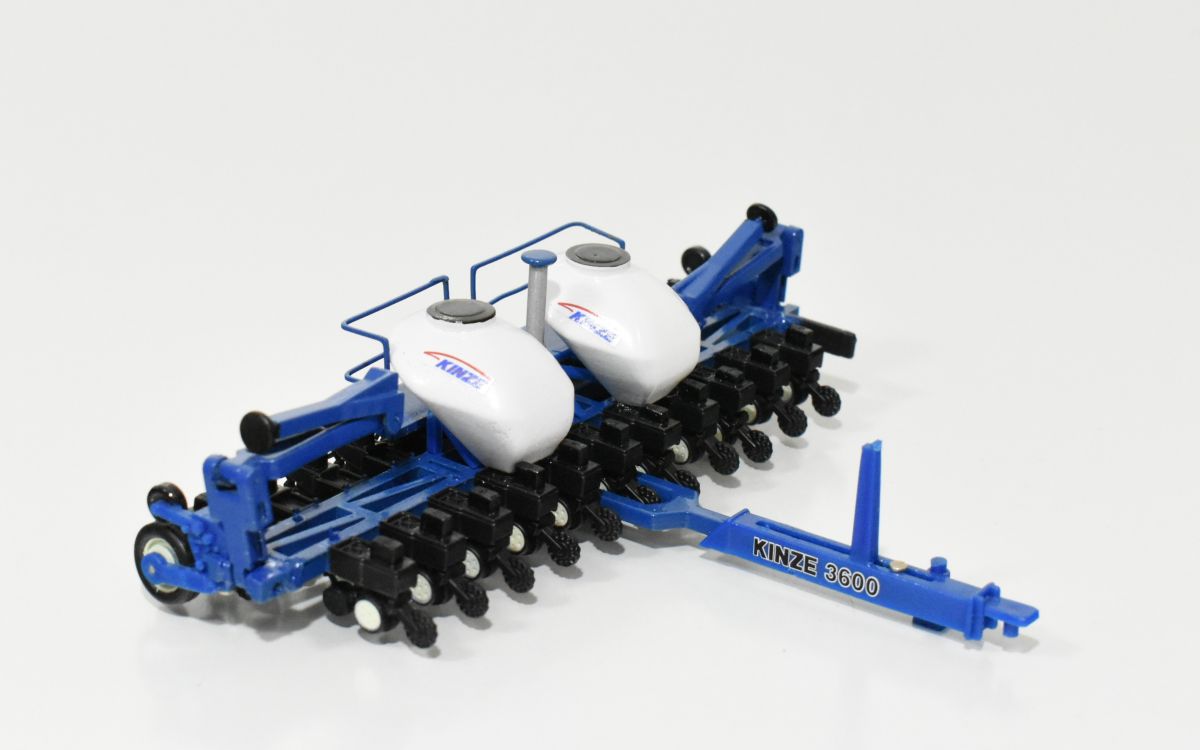 164 Custom Kinze Bulk Fill 3600 12 Row Planter Daltons Farm Toys