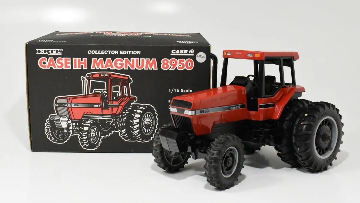 1/16 Case International Magnum 8950 Tractor With Dual Rear