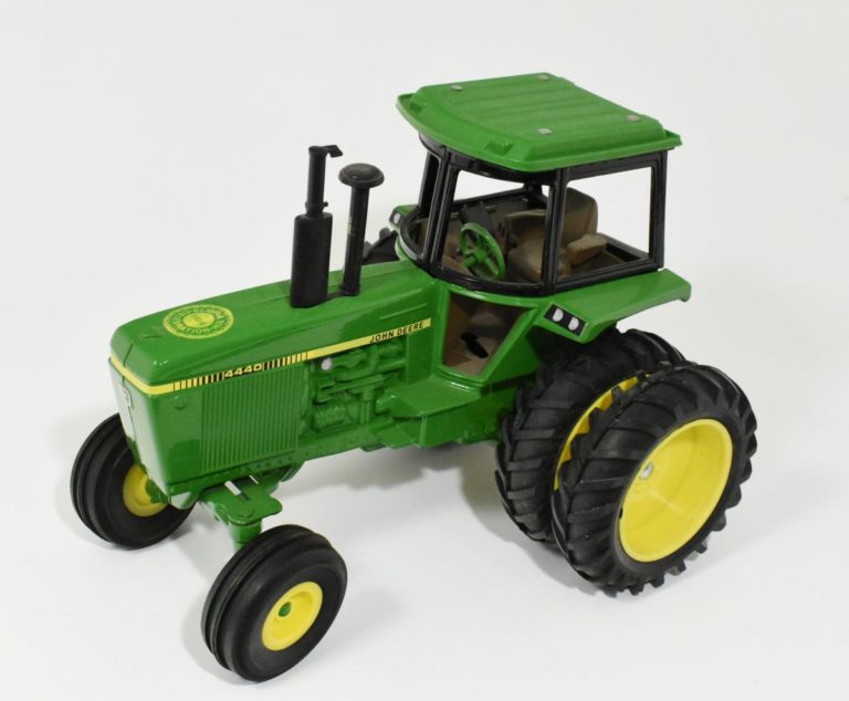 1/16 John Deere 4440 Tractor With Dual Rear Wheels, 1989 Elmira Toy