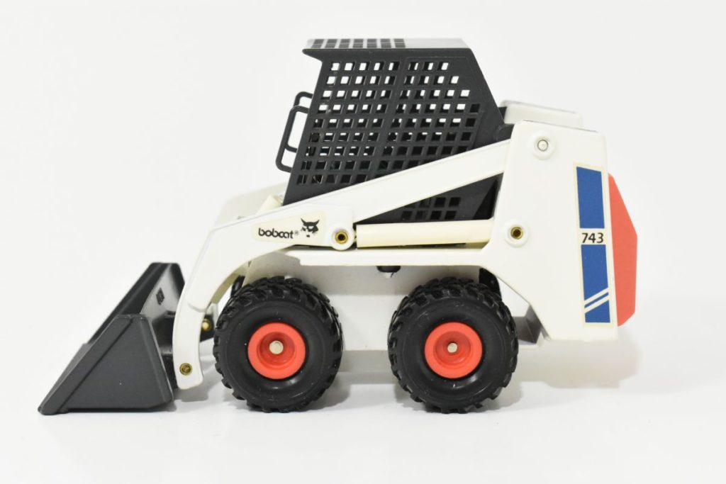 1/25 Bobcat 743 Skid Loader - Daltons Farm Toys