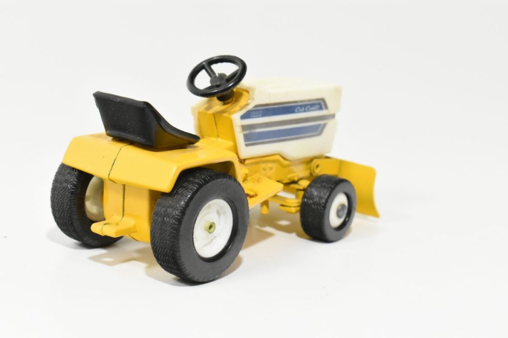 cub cadet toy lawn tractor