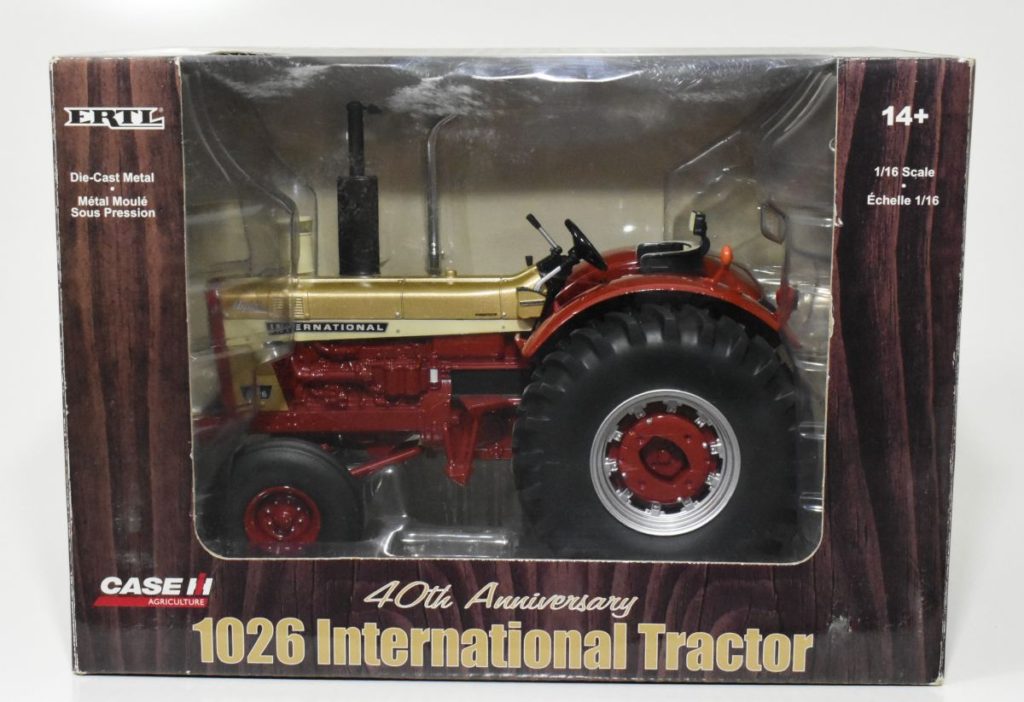 1/16 International Harvester 1026 Wheatland Gold Demonstrator Tractor ...