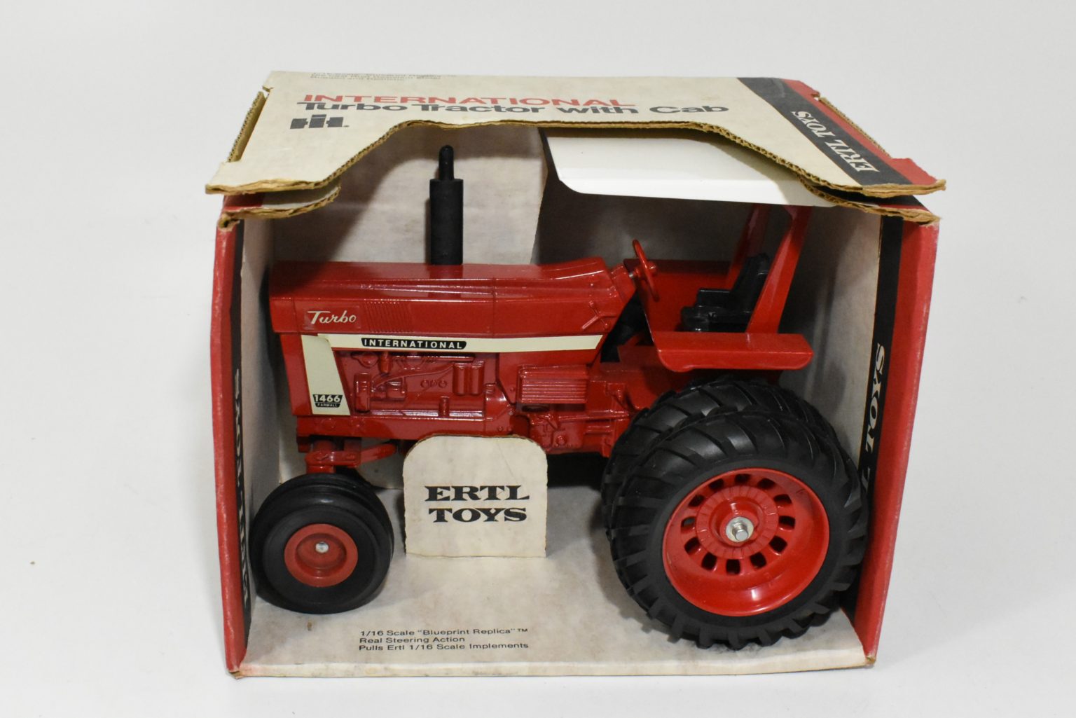 1/16 International Harvester 1466 Tractor With Duals & Canopy, Toy