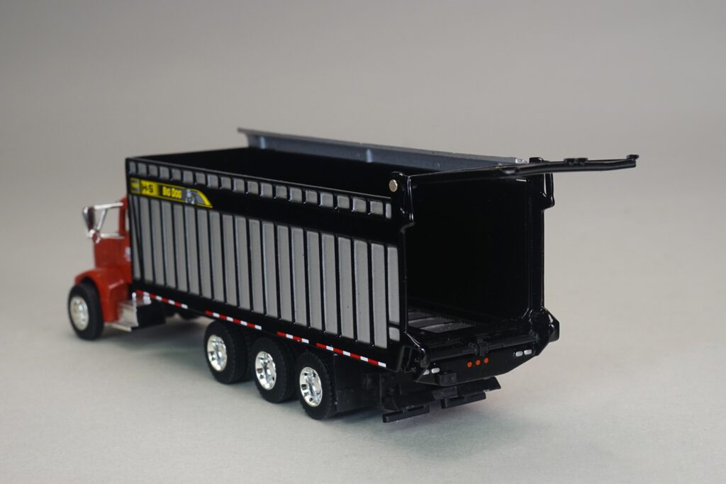 1/64 Red Peterbilt Truck With H&S Big Dog 1226 Forage Box With