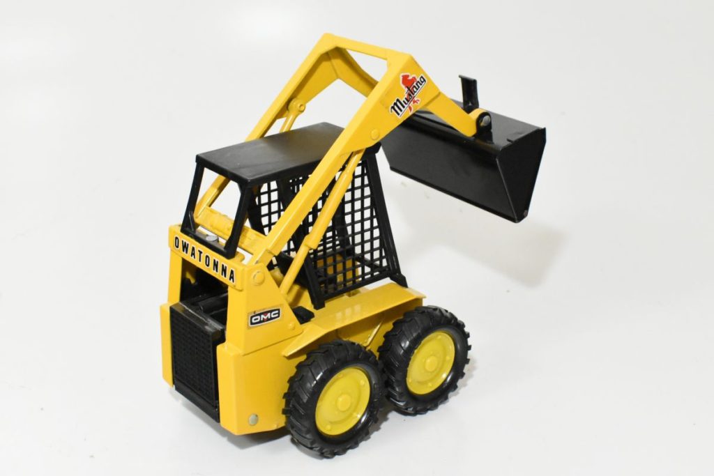 ride on toy skid steer