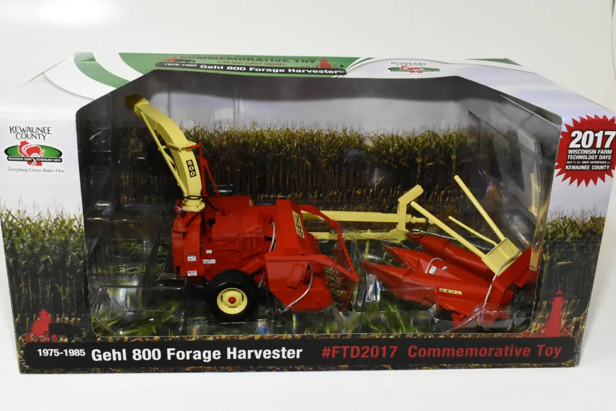 1/16 Gehl 800 Pull Type Forage Harvester, 2017 Wisconsin Farm Tech