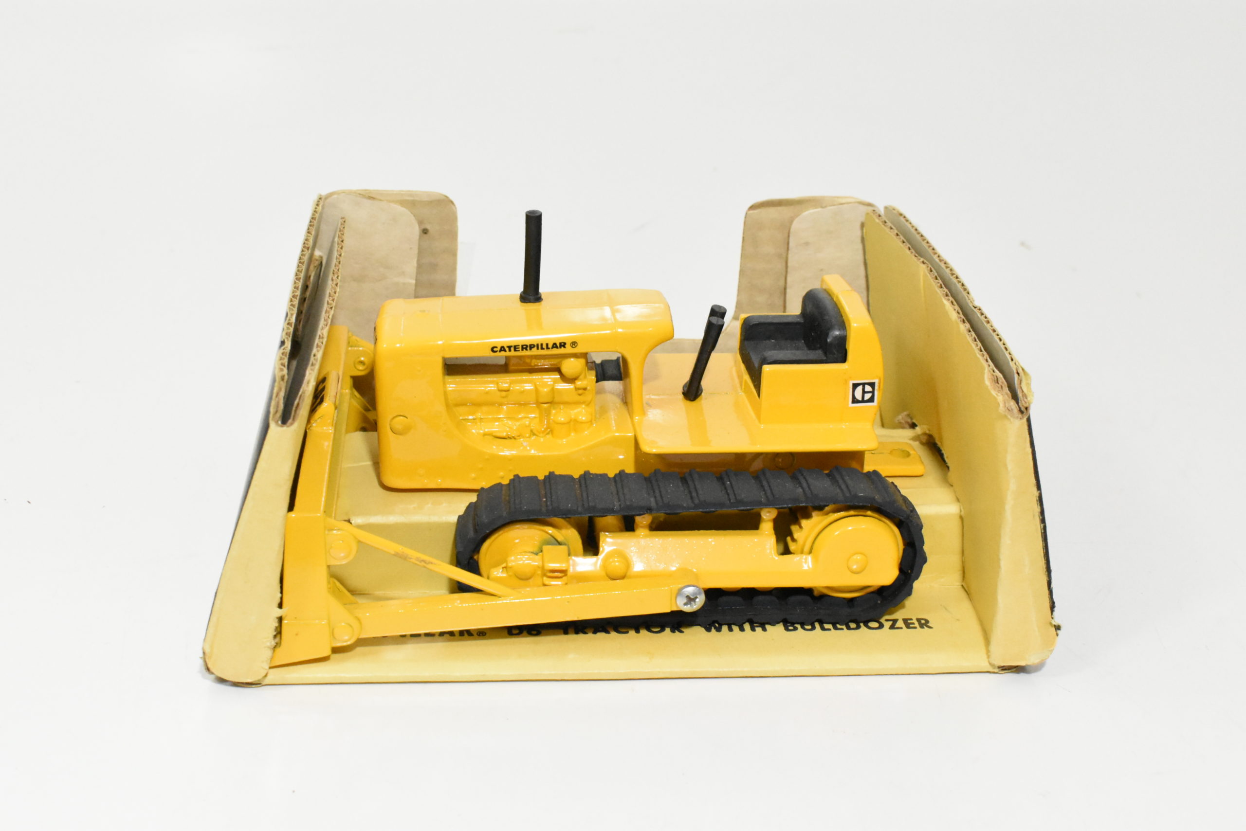 1/16 Vintage Cat Caterpillar D6 Crawler Dozer - Dalton's Farm Toys