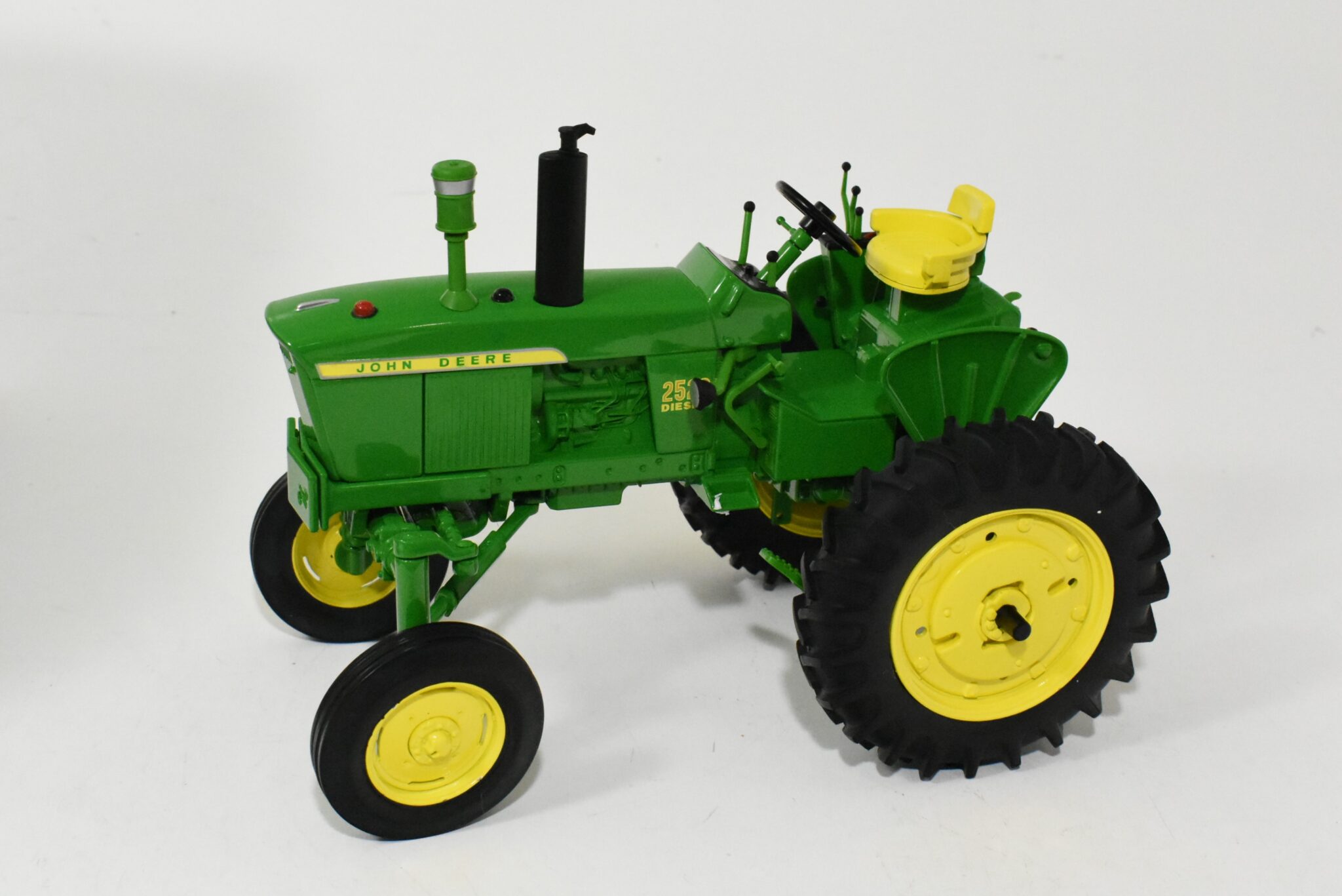 1-16-john-deere-2520-diesel-hi-crop-tractor-2013-two-cylinder-club