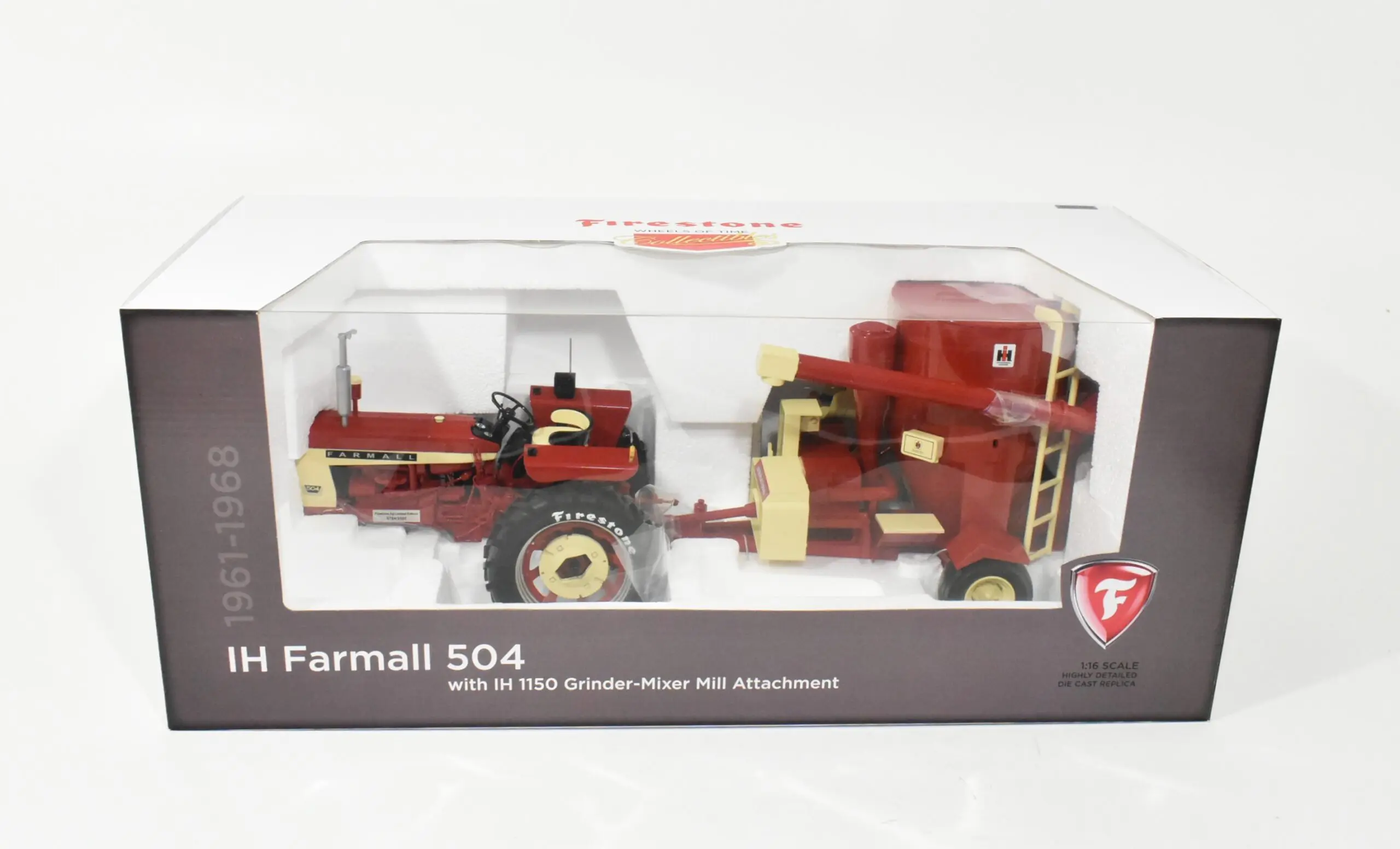 1/16 International Harvester 504 Tractor With Model 1150 Grinder