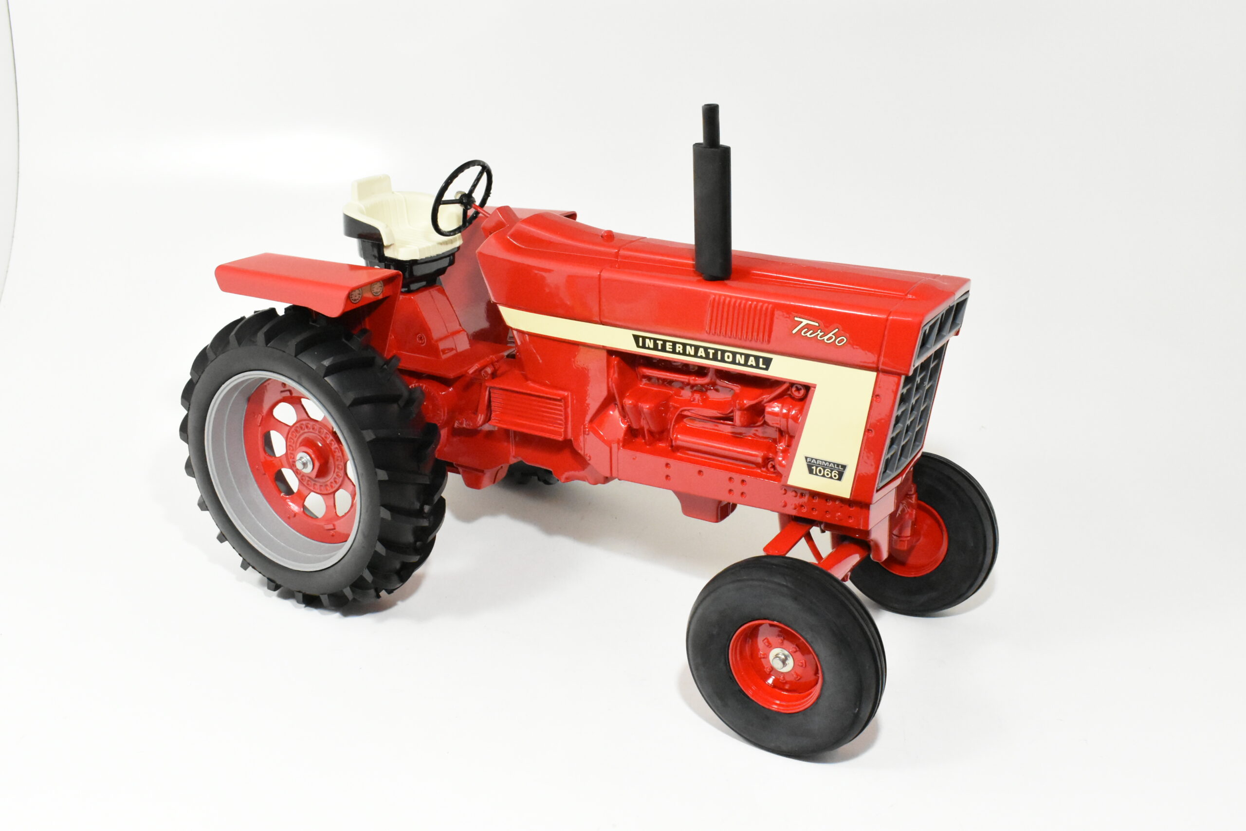 1/64 ERTL custom international open station 1066 white stripe tractor farm toy 