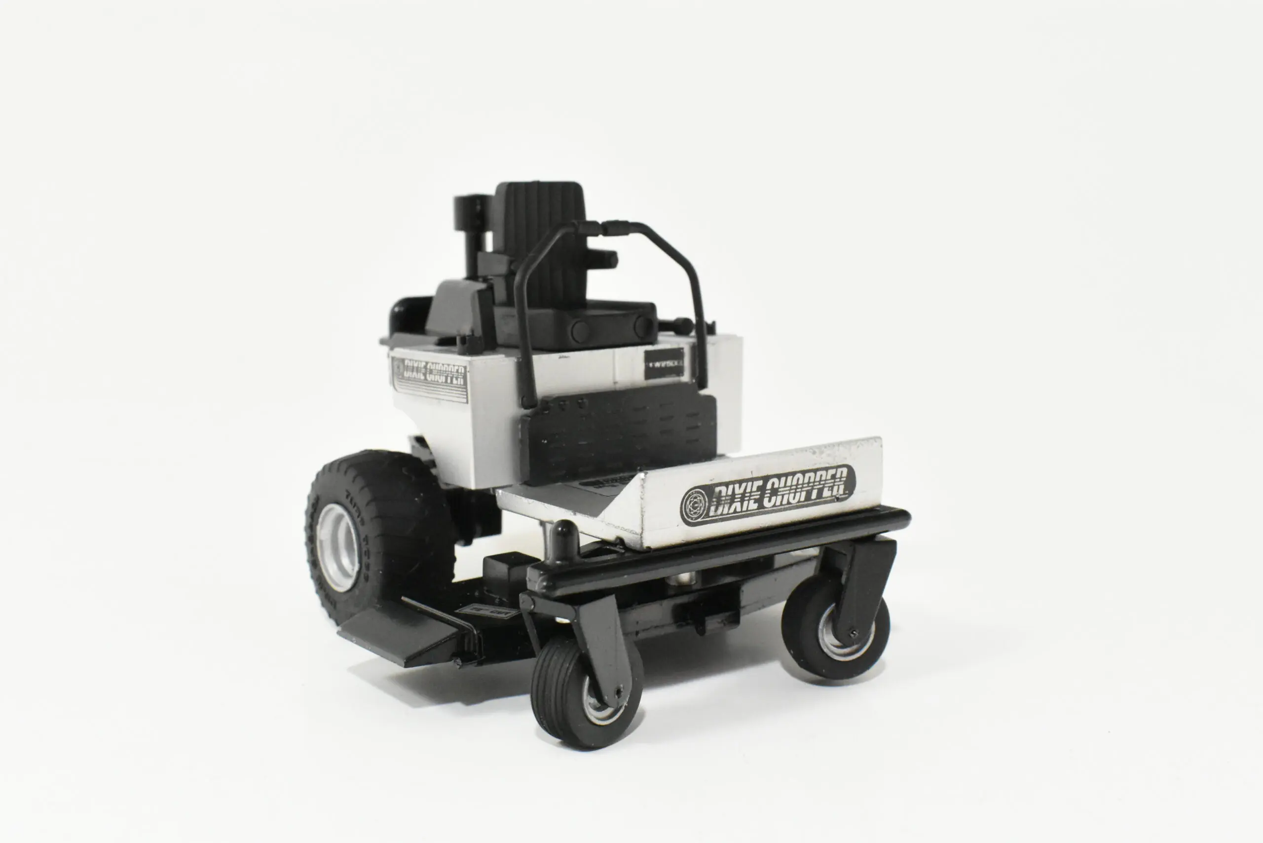 Dixie Chopper 4wd Zero Turn Mower 1/16 Dixie Chopper Zero Turn - Main Image
