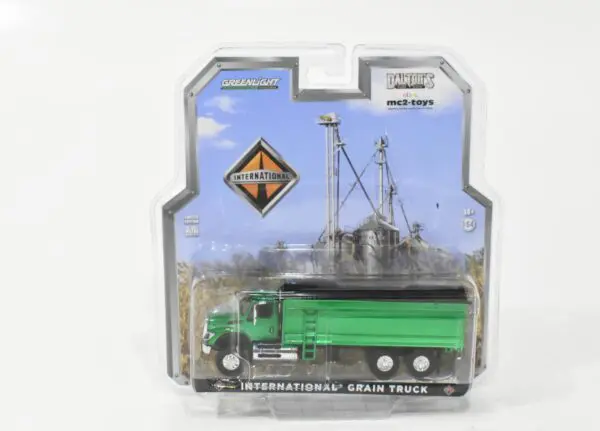 GREENLIGHT　シャスタ　shasta　1/24　トレーラー　ミニカー　緑 Shasta Airflyte 15' Camper Trailer Green for 1/24 - Walmart.com