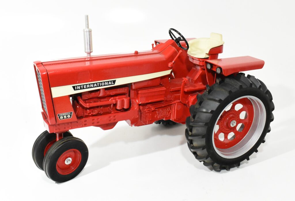 1/8 International Harvester Farmall 856 Tractor With Narrow Front ...