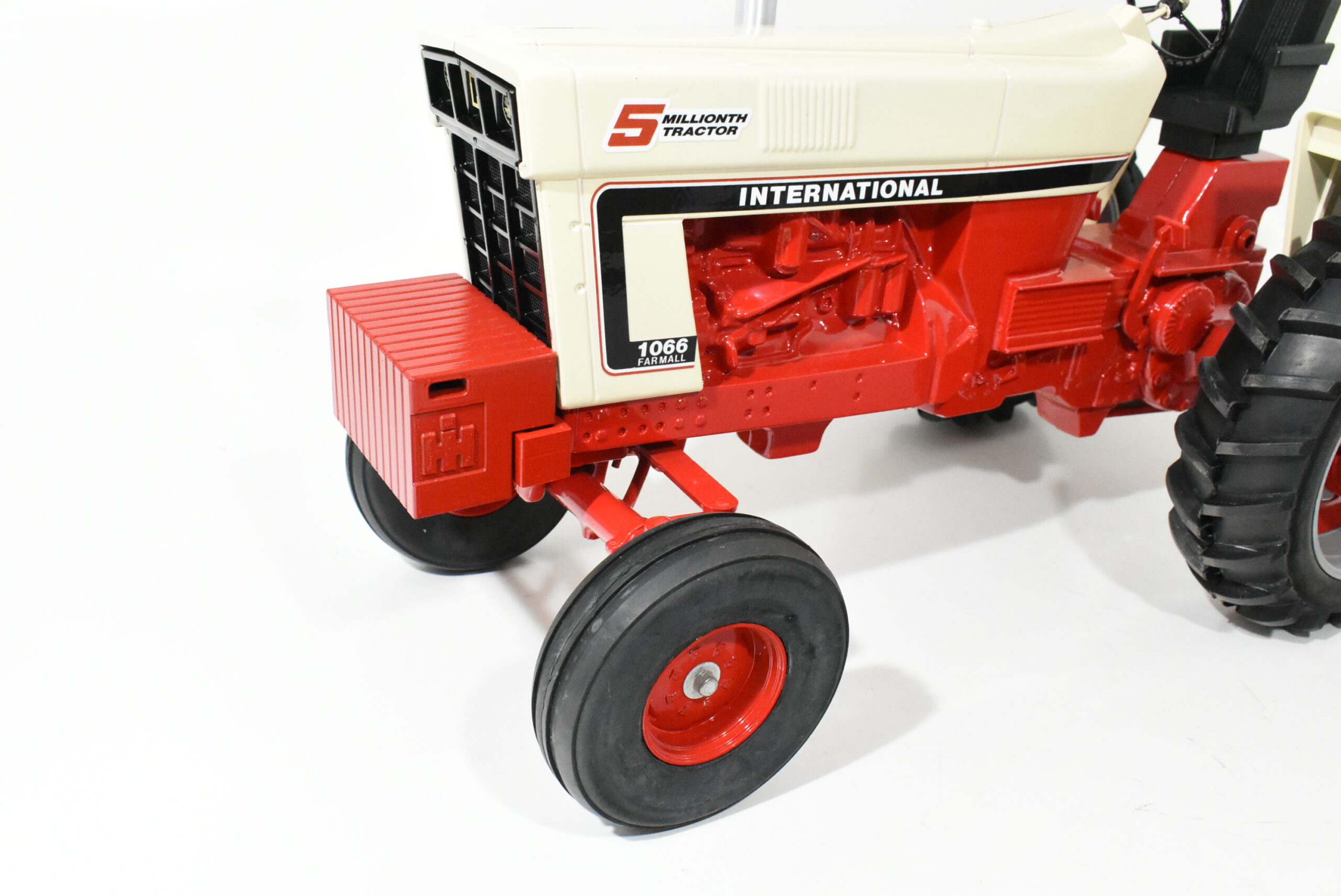 1/8 International Harvester 5,000,000 1066 Tractor With Front Weights