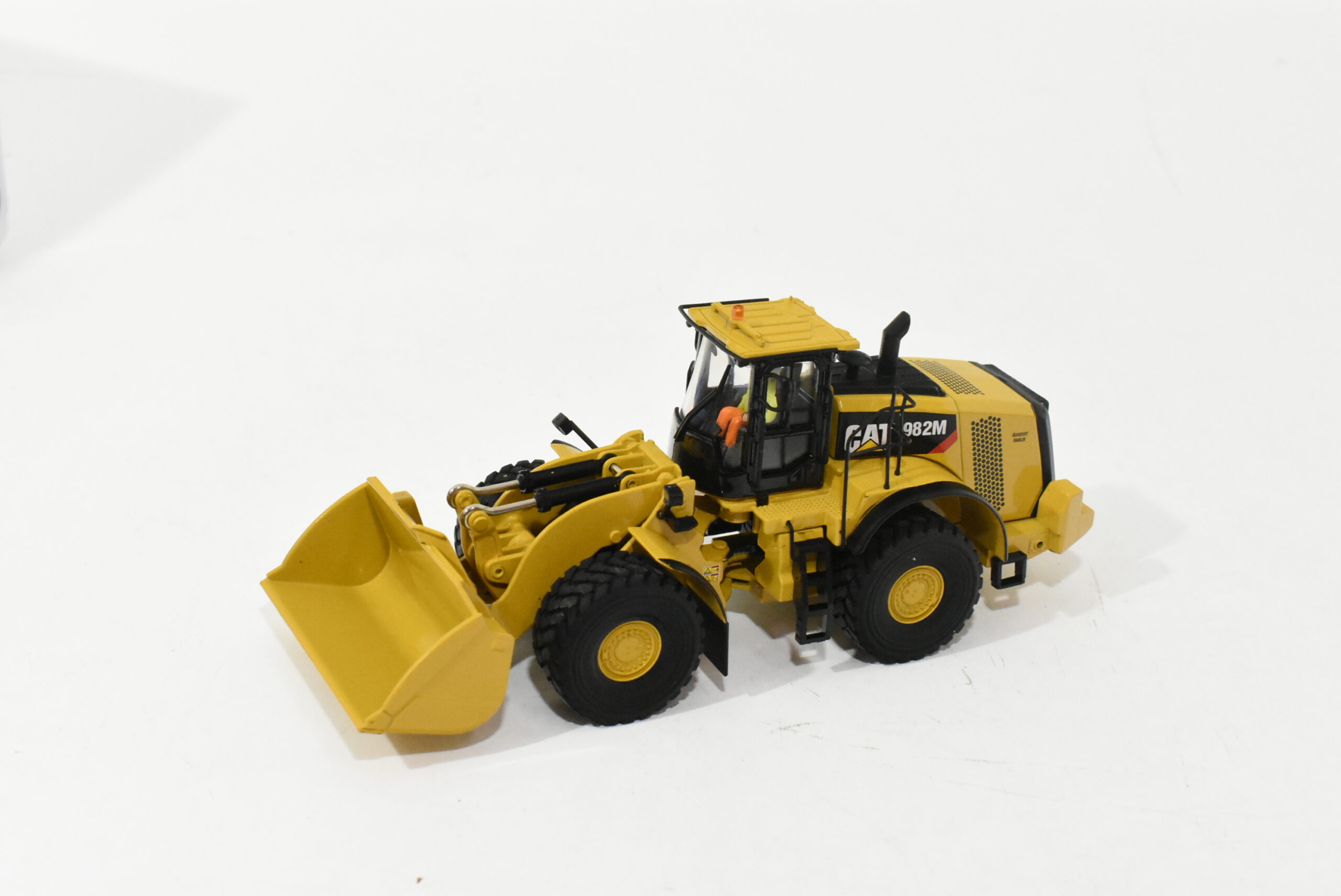 1/50 Cat 982M Wheel Loader - Dalton's Farm Toys