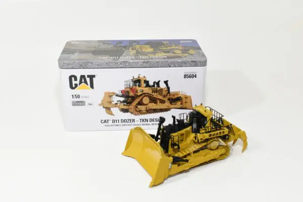 1/50 Cat D11 Dozer TKN Design - Dalton's Farm Toys