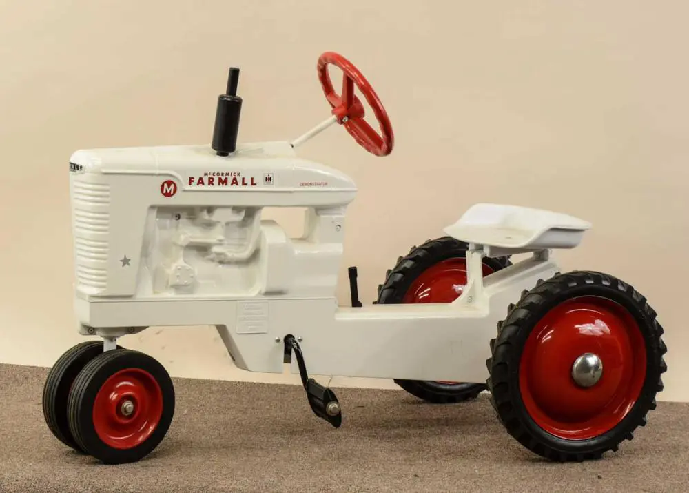 Steiger best sale pedal tractor