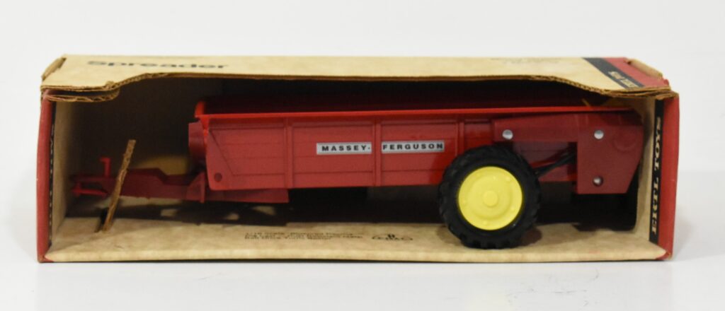 1/16 Massey Ferguson Manure Spreader With Yellow Rims & Beater - Dalton ...