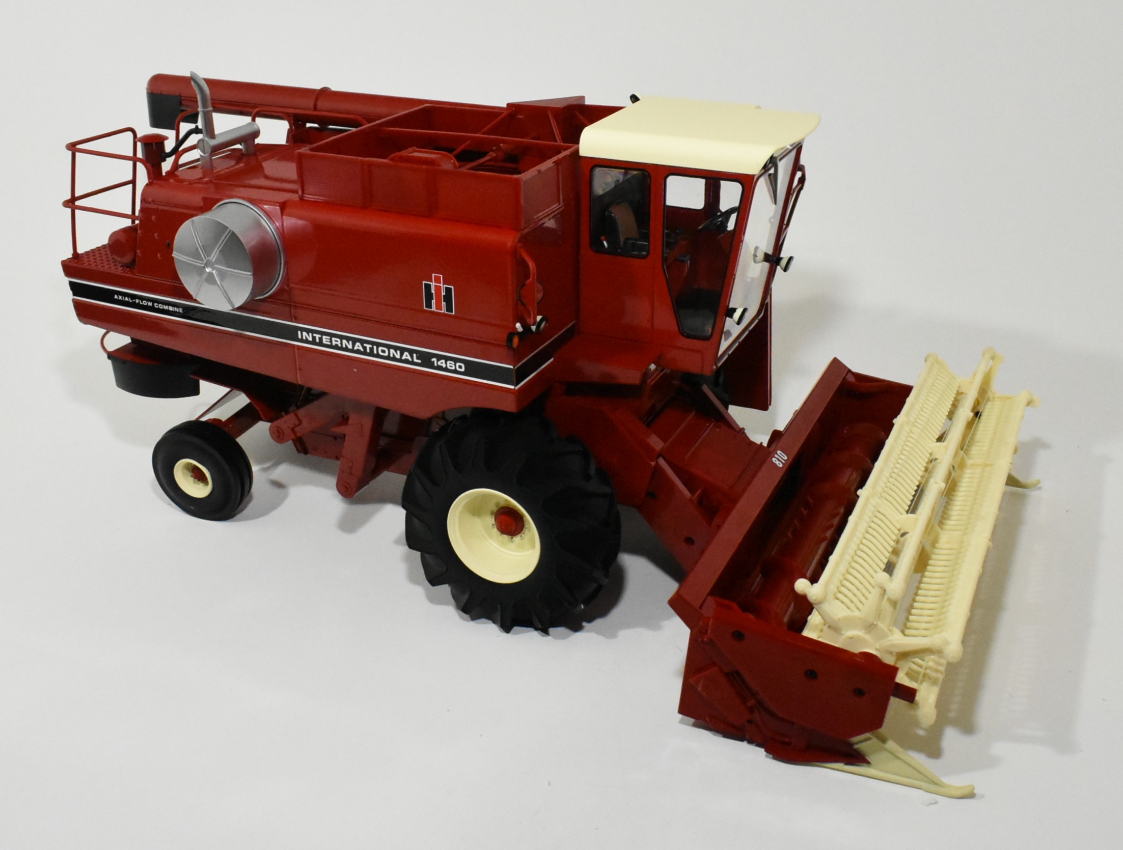 1:16 IH 1460 Combine - Prestige Select