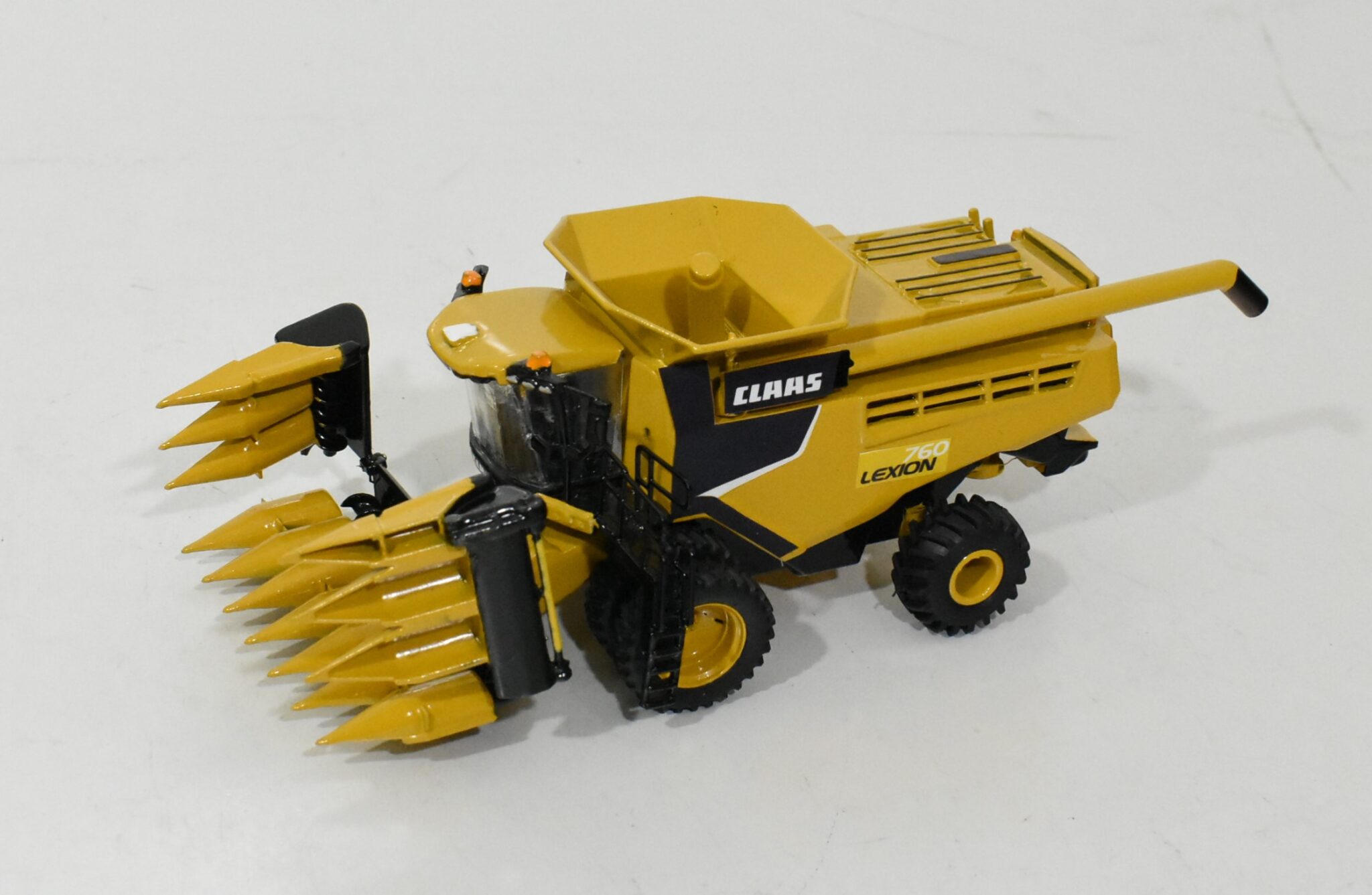 1/64 Custom Claas Yellow 760 Lexion Combine With Duals, Draper & 12 Row ...