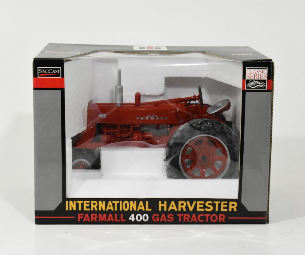 1/16 International Harvester Farmall 400 Gas Narrow Front Tractor ...