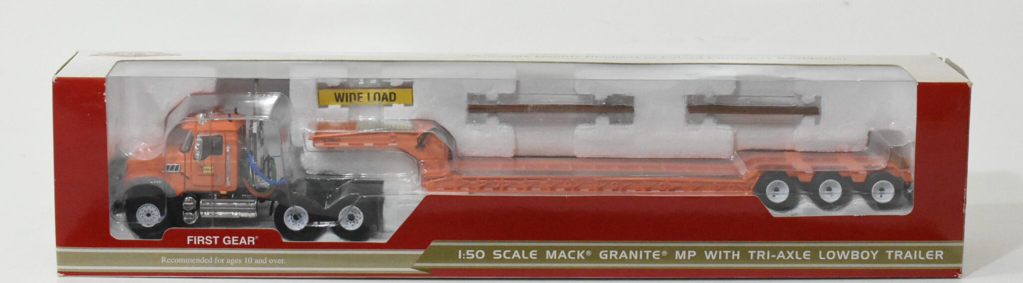 Mack Granite MP Avec Lowboy Komatsu – 1/50 First Gear – Modèle De Collection Métal/plastique