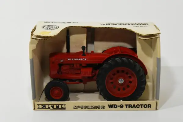 McCormick WD 9 Tractor (RAE) McCormick WD 9 Tractor (RAE)