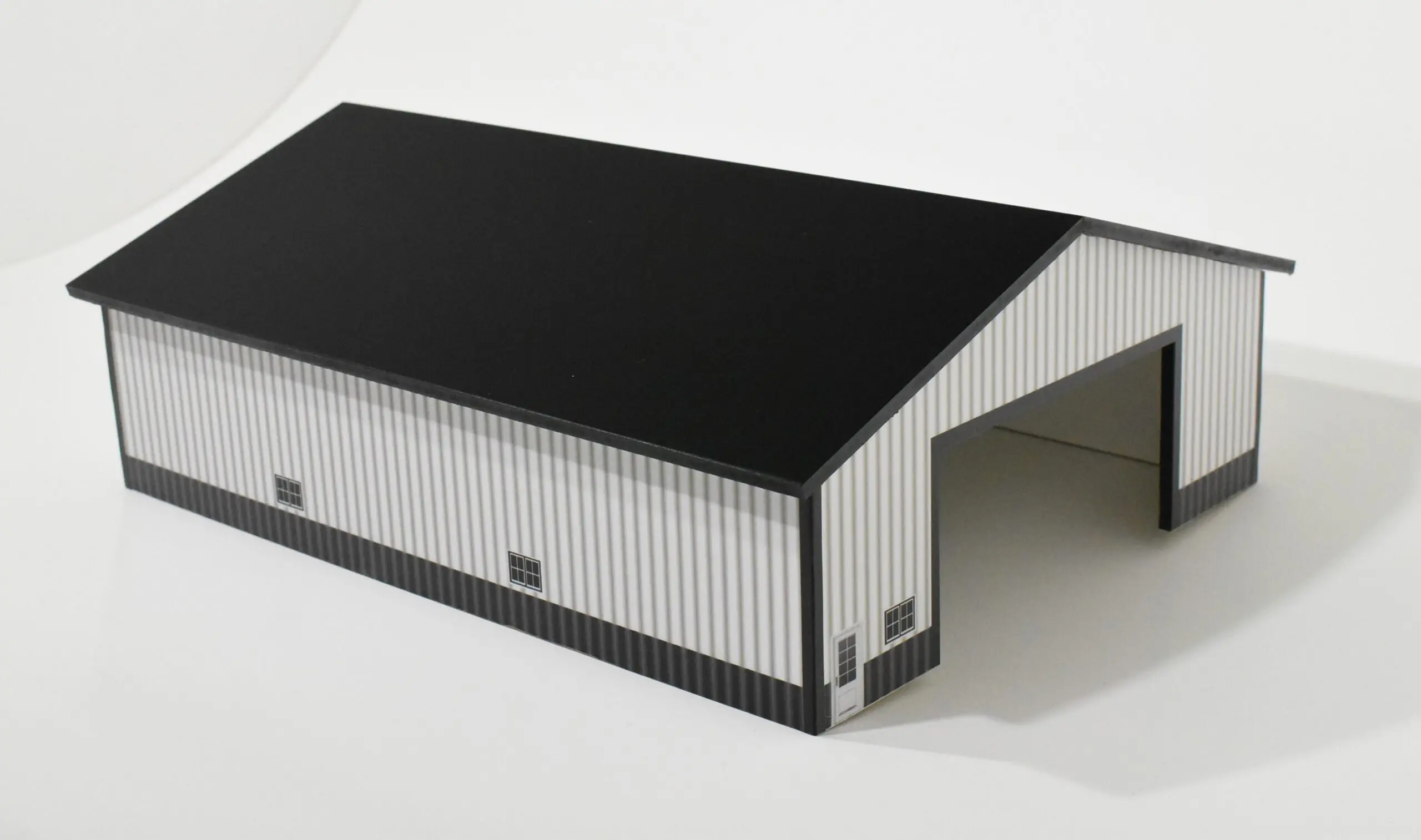 1/64 Black & White 60 x 80 machine shed - Dalton's Farm Toys