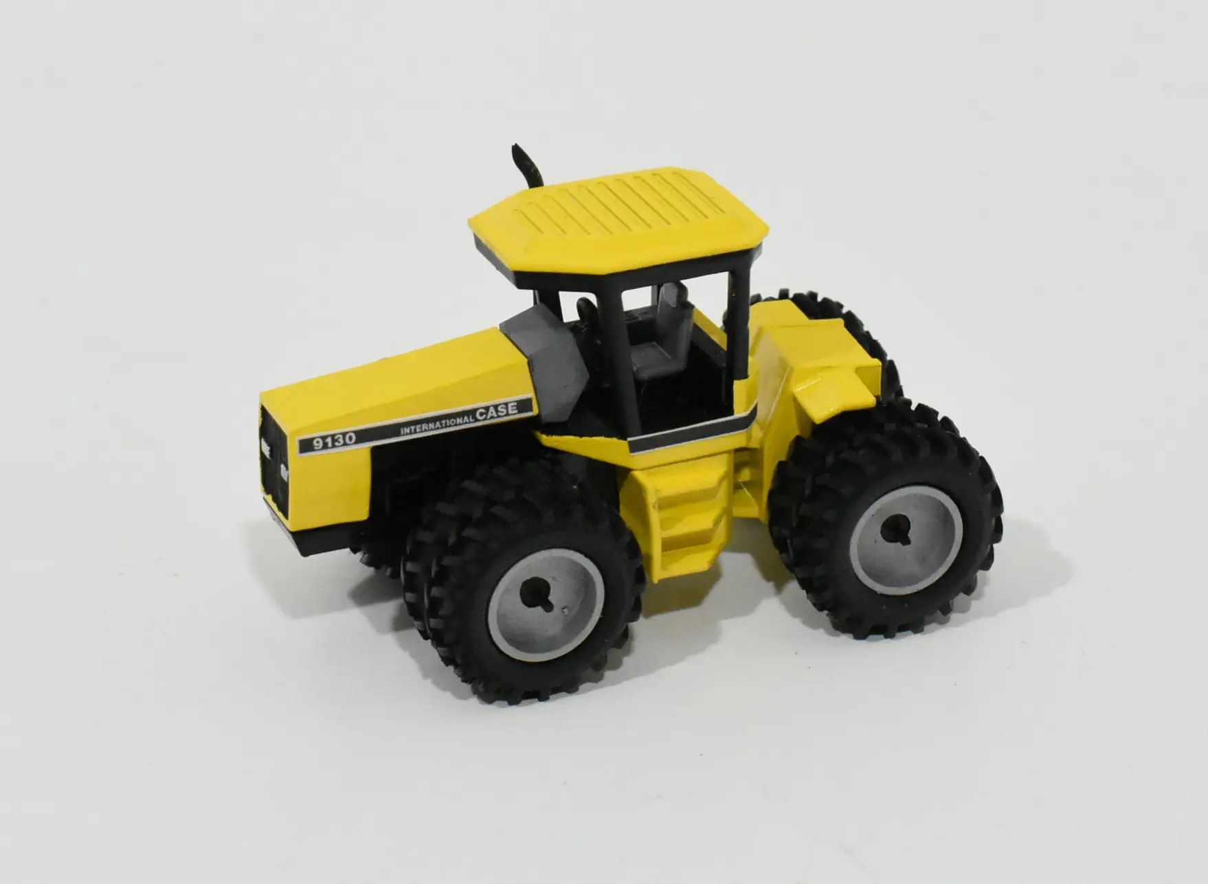 1/64 Scratch Built Case IH 9130 Industrial 4wd Tractor With Duals