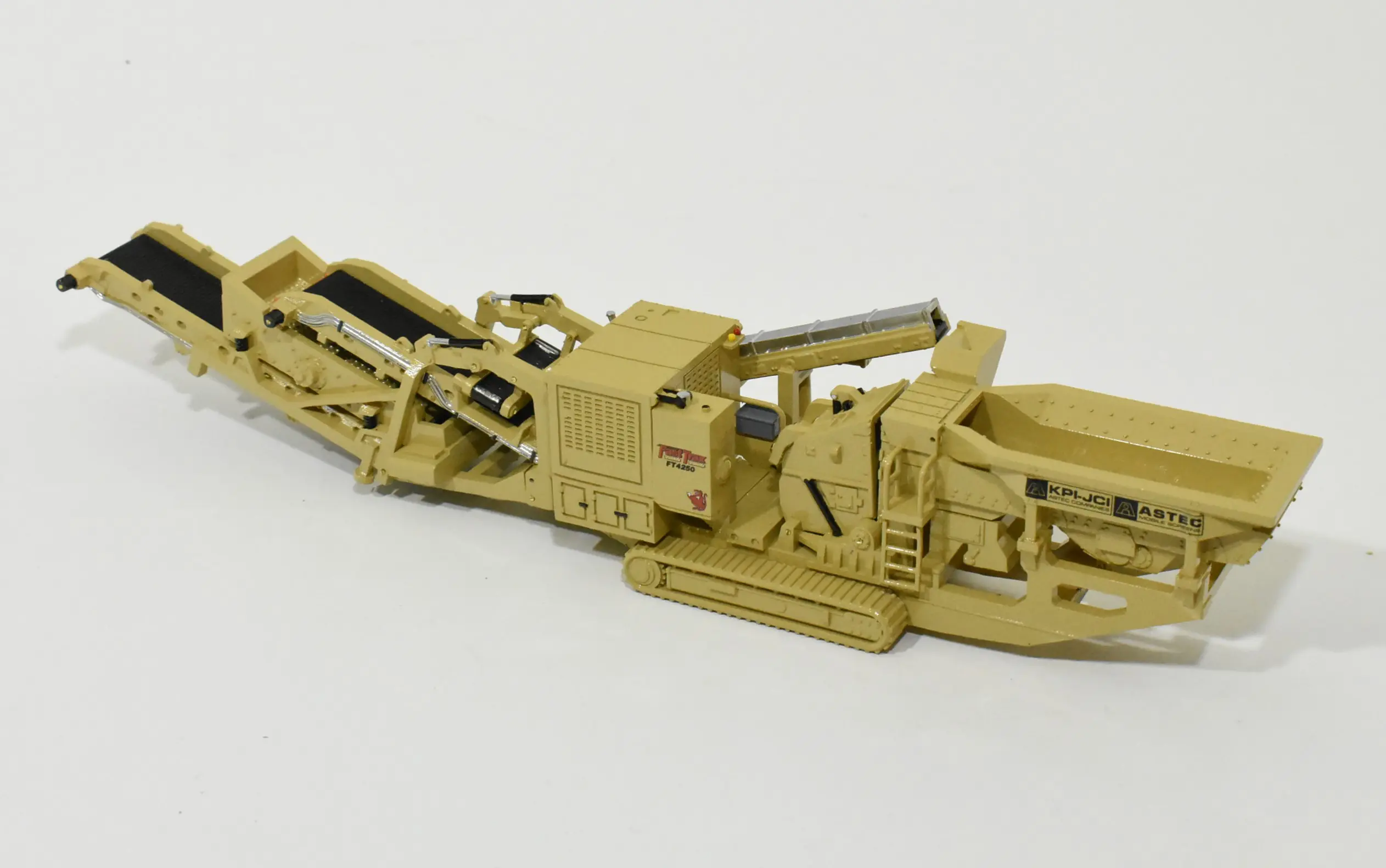 1/64 4250 Portable Crusher w/ Screen, Return and Magnet