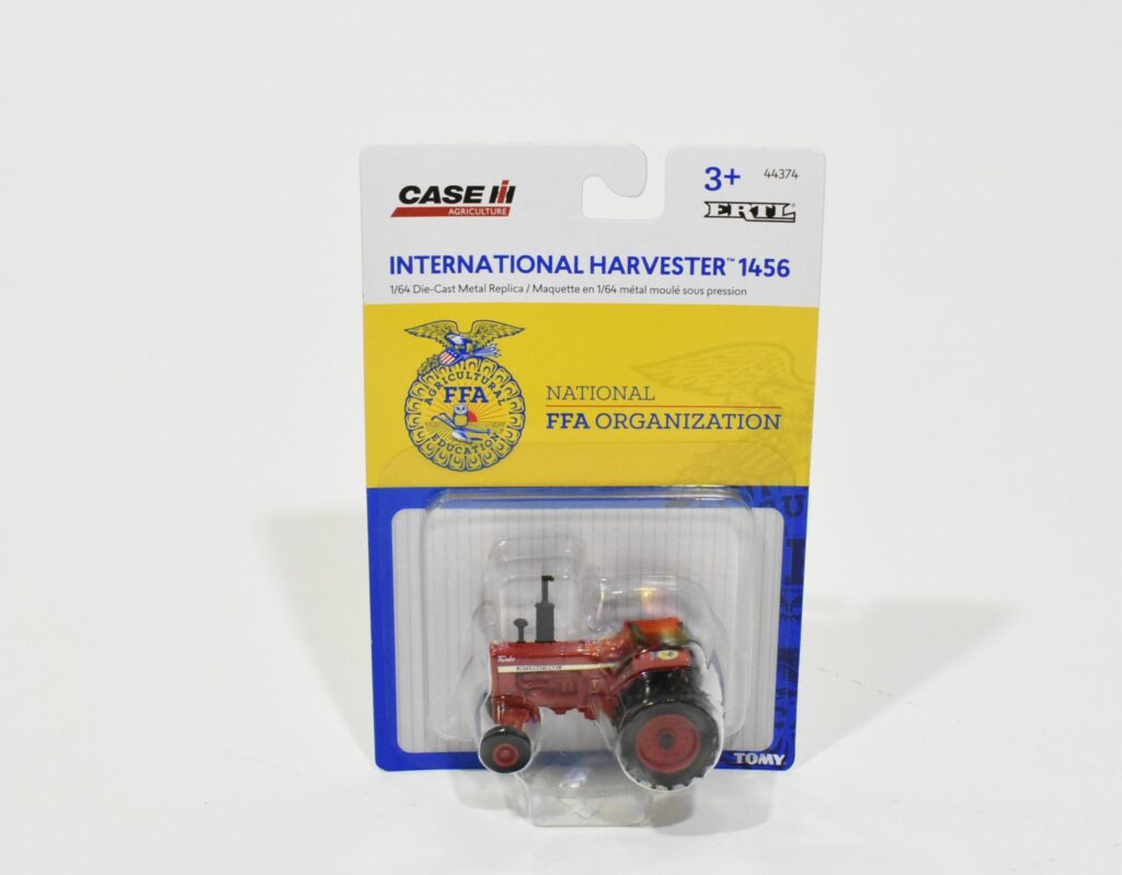 1/64 International Harvester 1456 Open Station Tractor With Duals