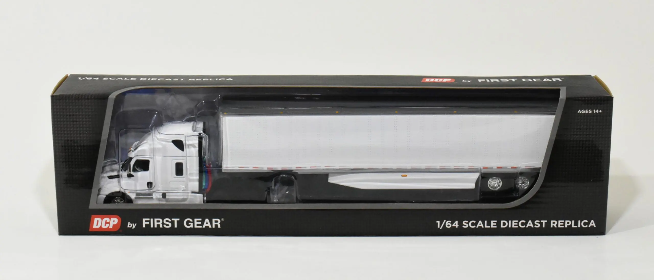 1/64 White 2018 Freightliner Cascadia Sleeper & Utility