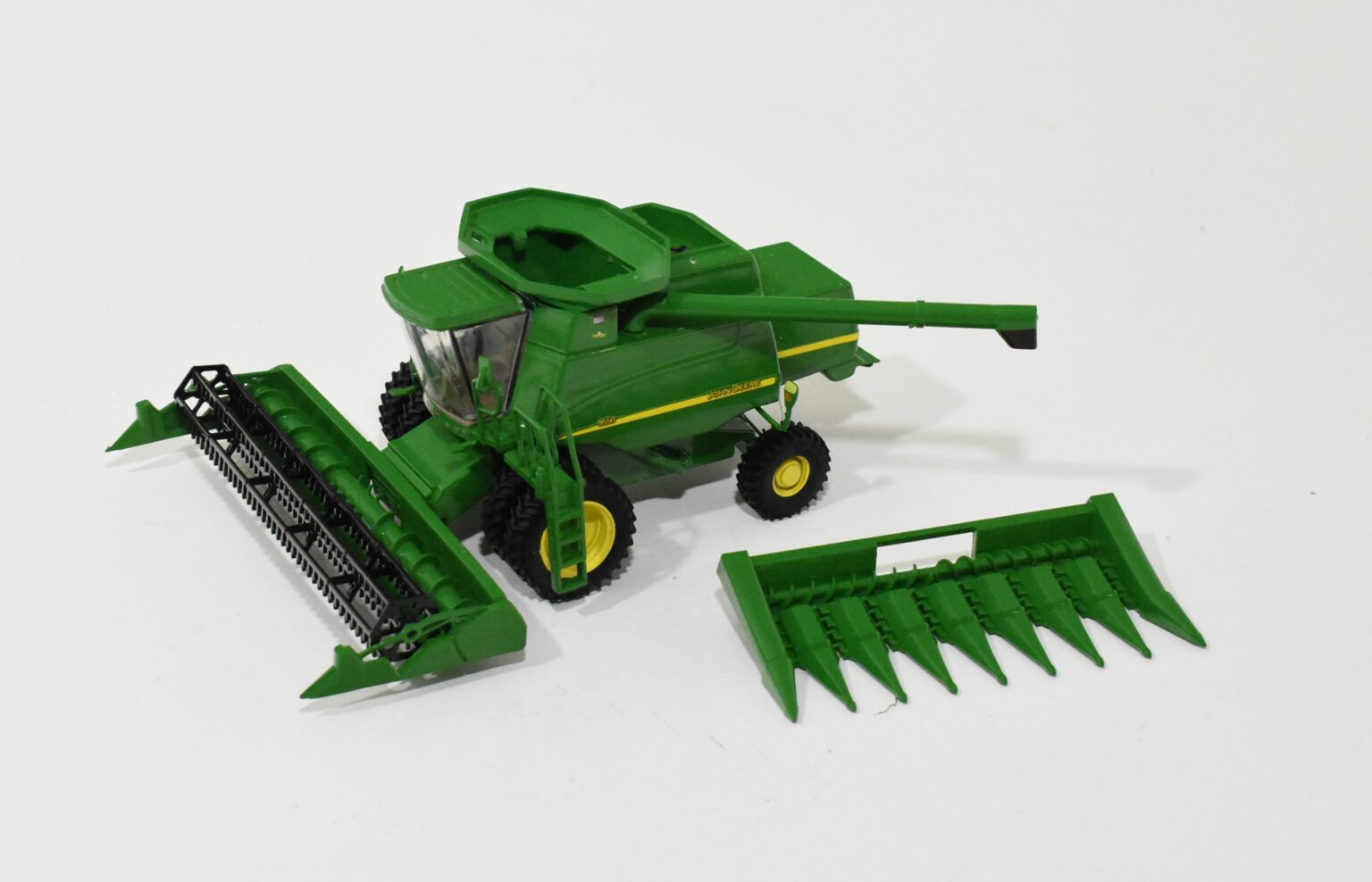 164 Custom John Deere 9550 Combine With Duals Corn And Grain Heads Daltons Farm Toys 8706