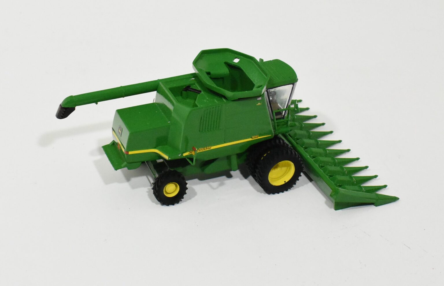 164 Custom John Deere 9560 Combine With Duals Corn And Grain Heads Daltons Farm Toys 4536