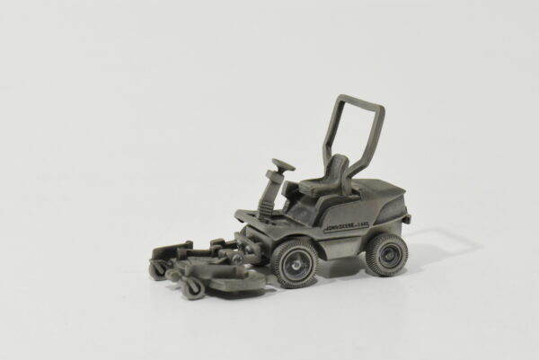 1/43 John Deere 1445 Pewter Lawn Tractor