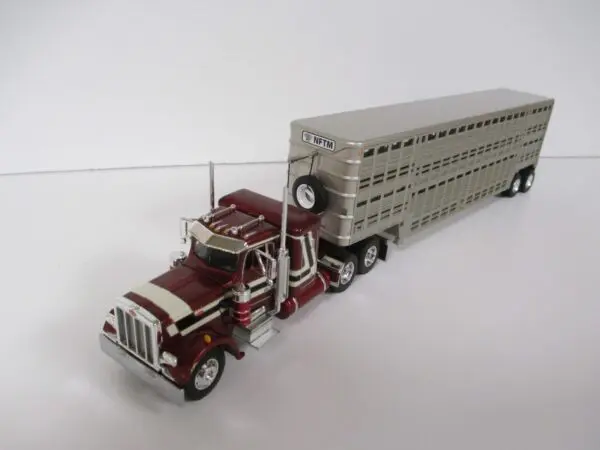 1/64 Peterbilt 359 Flattop Semi & Vintage 45' Wilson Livestock