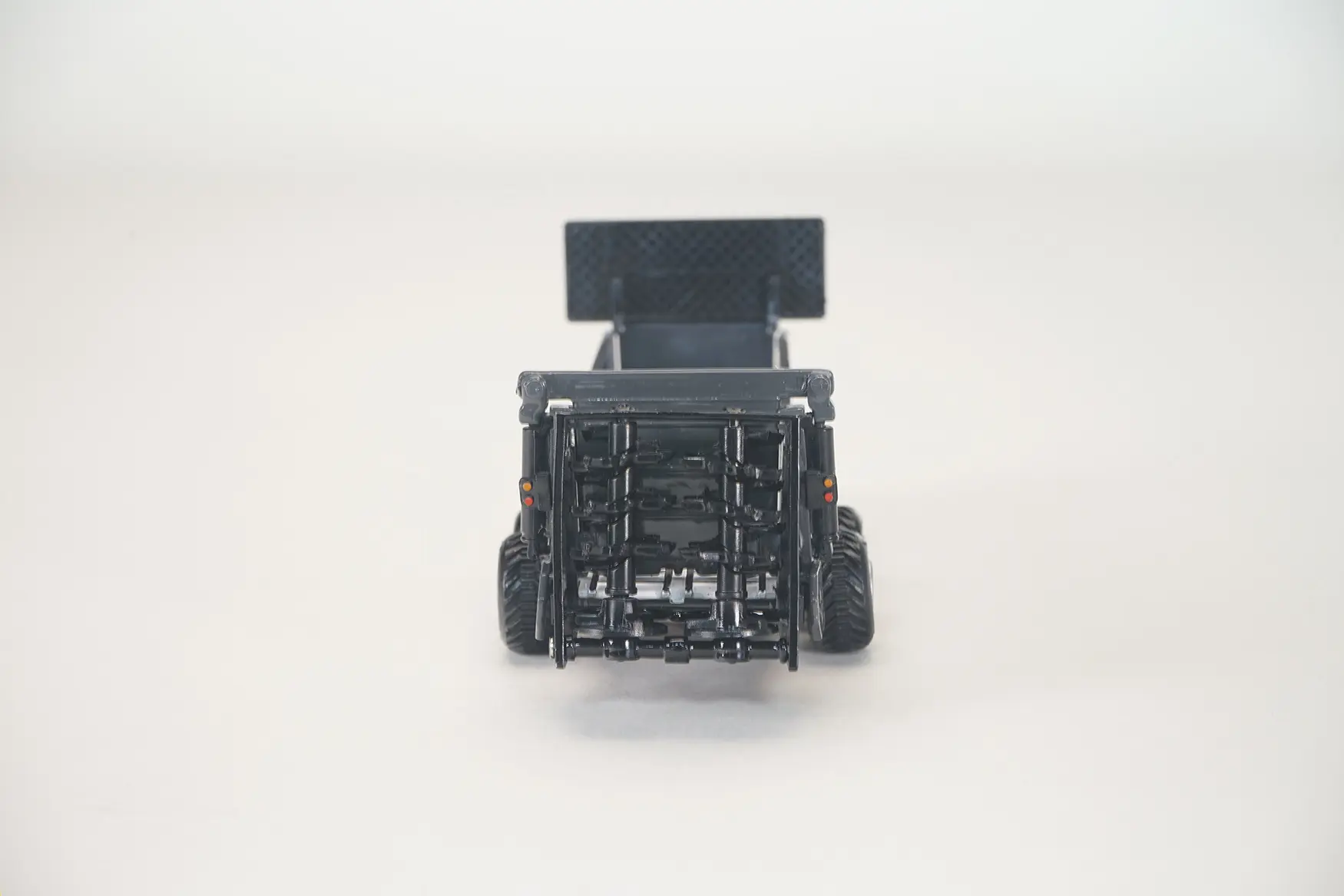 1/64 Artex SBX800 Tandem Axle Manure Spreader - Dalton's Farm Toys