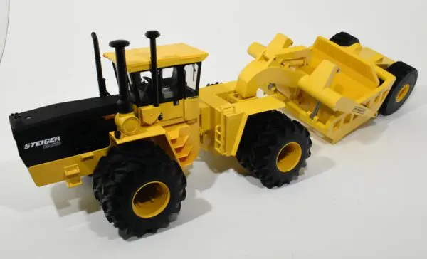 1/16 Custom Steiger Industrial 4Wd Tractor With Reynolds RS-17 Scraper