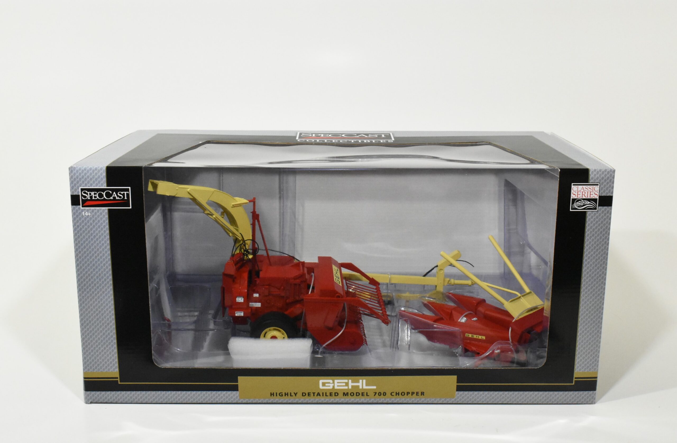 1/16 Gehl 700 Pull Type Forage Harvester With Corn & Hay Heads