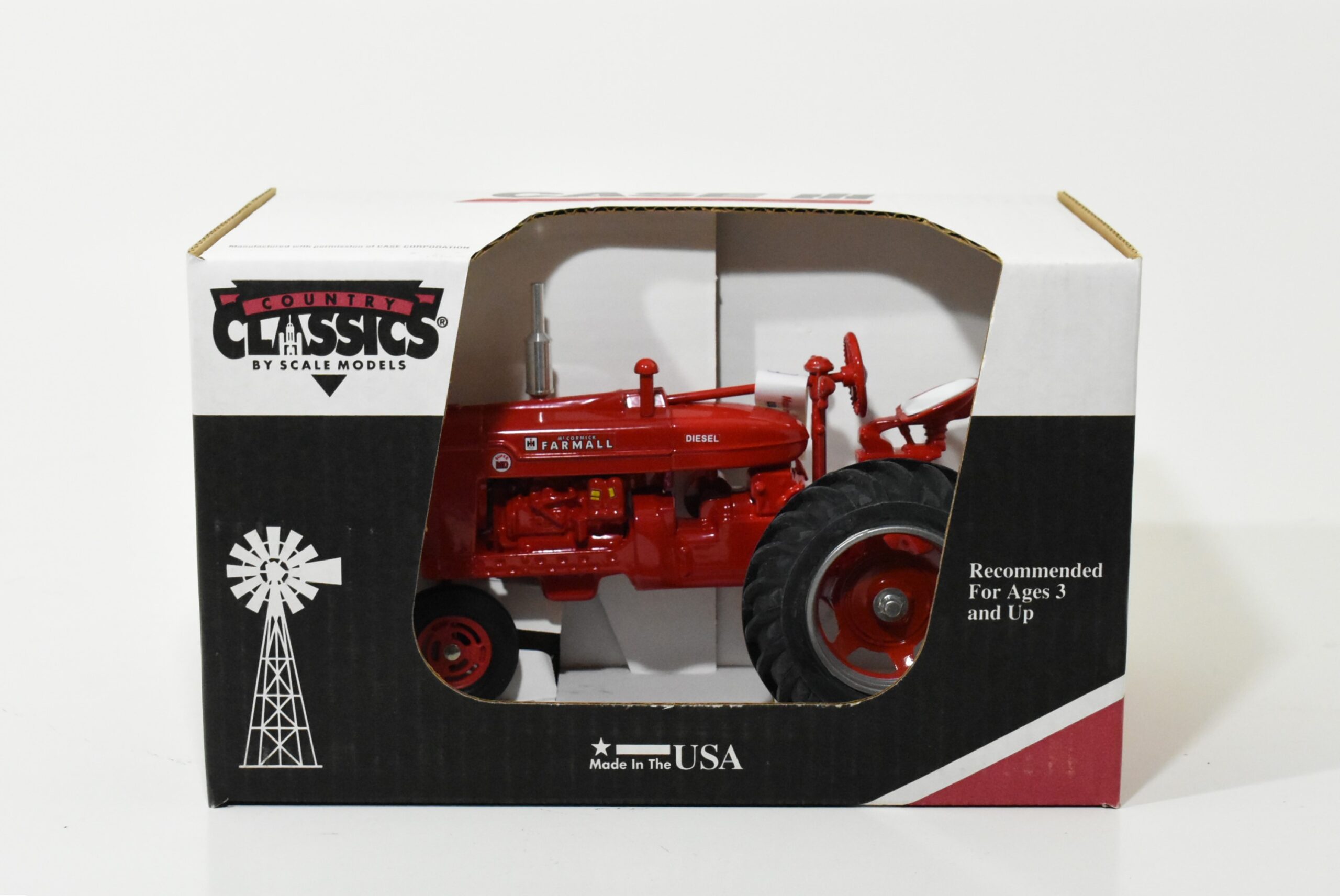 1/16 Farmall Super MD Diesel Tractor With Narrow Front - Daltons Farm Toys