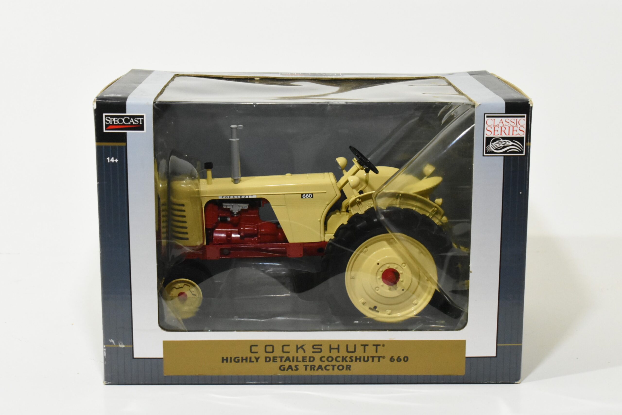 1/16 Cockshutt 660 Gas Tractor - Daltons Farm Toys