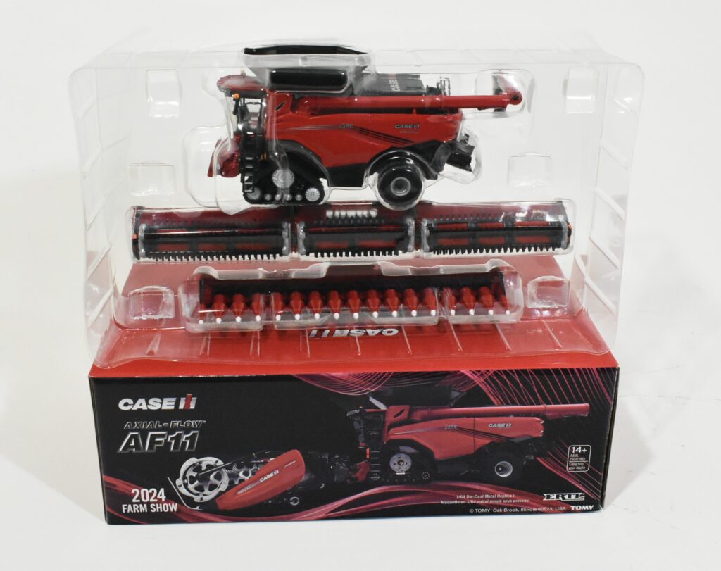 1/64 Case IH AF11 Combine With Tracks, Folding Corn Head & Draper Head