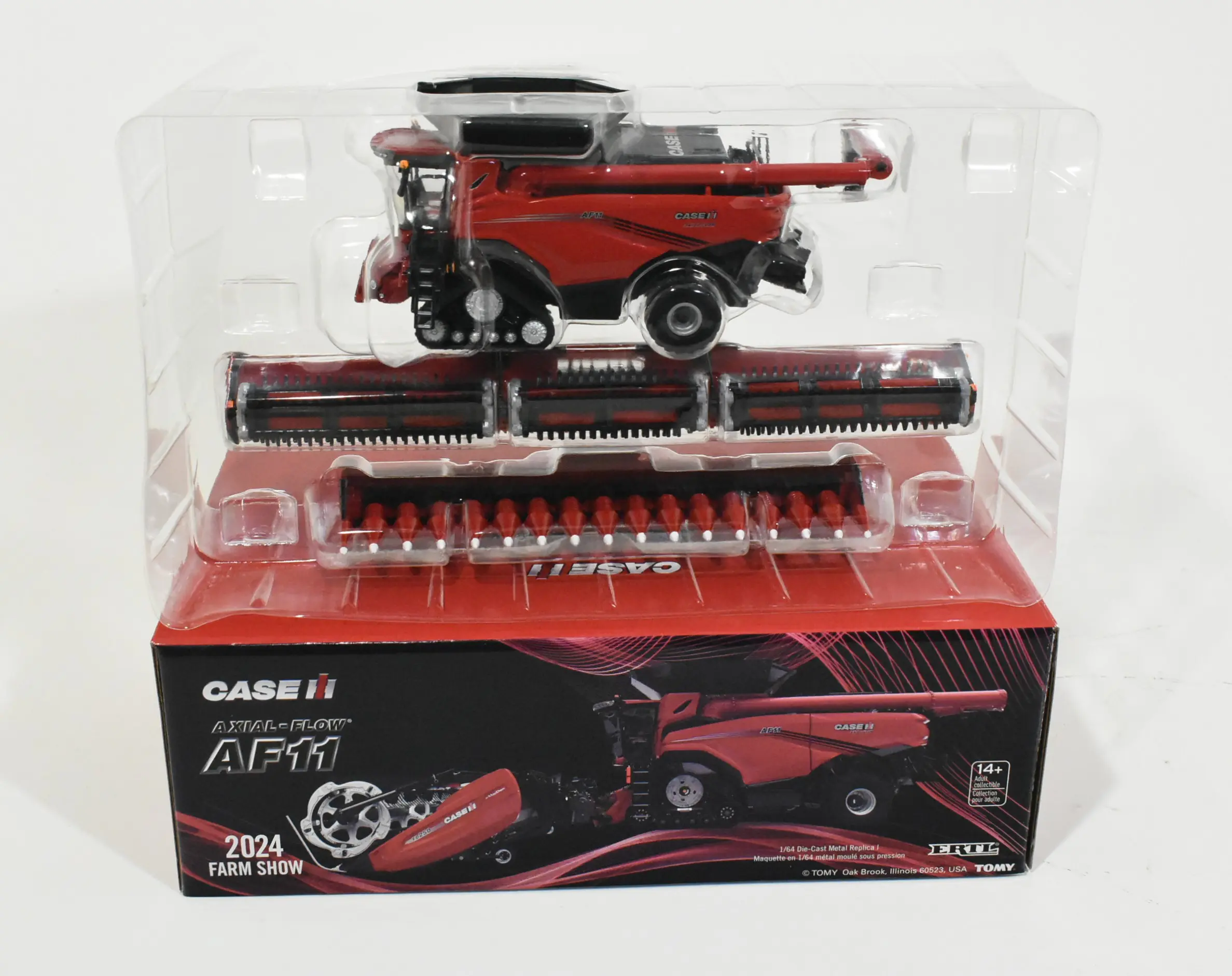 1/64 Case IH AF11 Combine With Tracks, Folding Corn Head