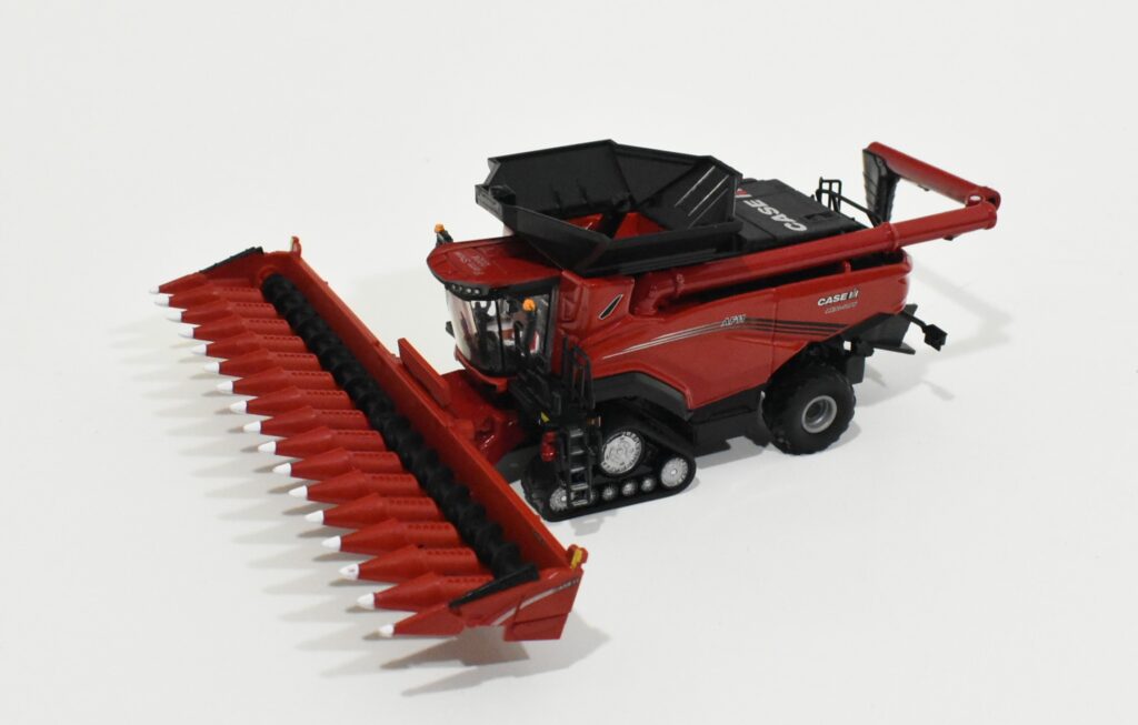 1/64 Case IH AF11 Combine With Tracks, Folding Corn Head & Draper Head