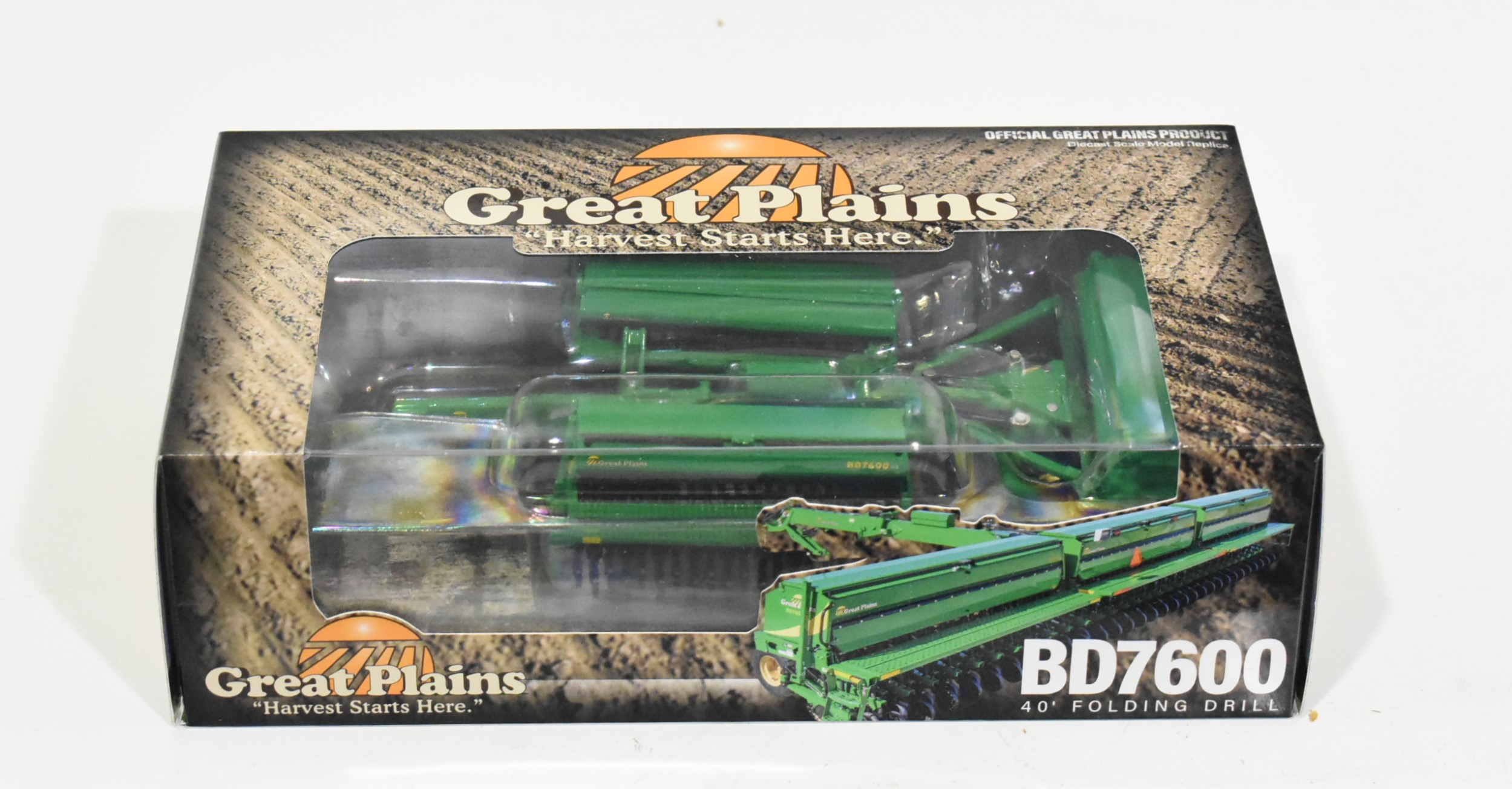 1/64 Great Plains BD7600 Folding Grain Drill With Green Lids
