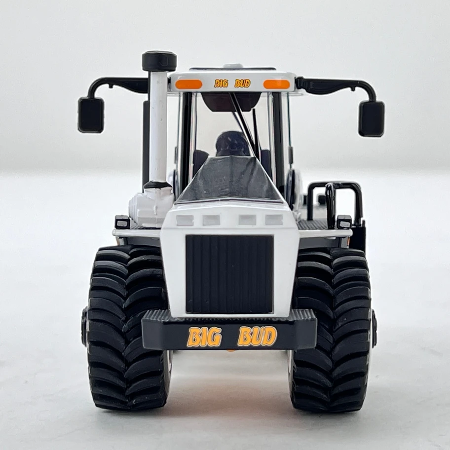 1/64 Big Bud 700 Constuction White 4wd Tractor Titan Single Tires