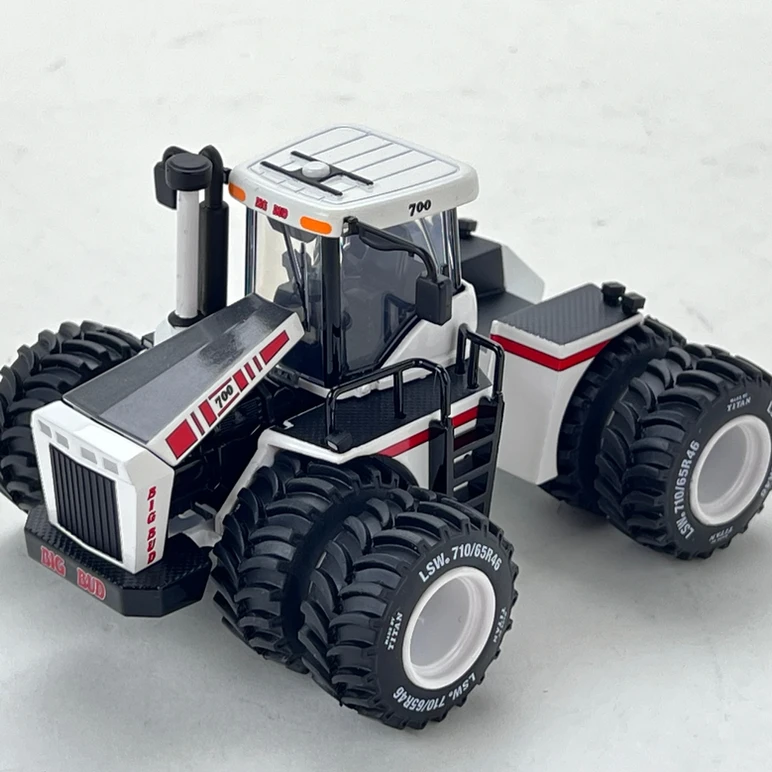 1/64 Big Bud 700 Agriculture White 4wd Tractor With Titan Dual