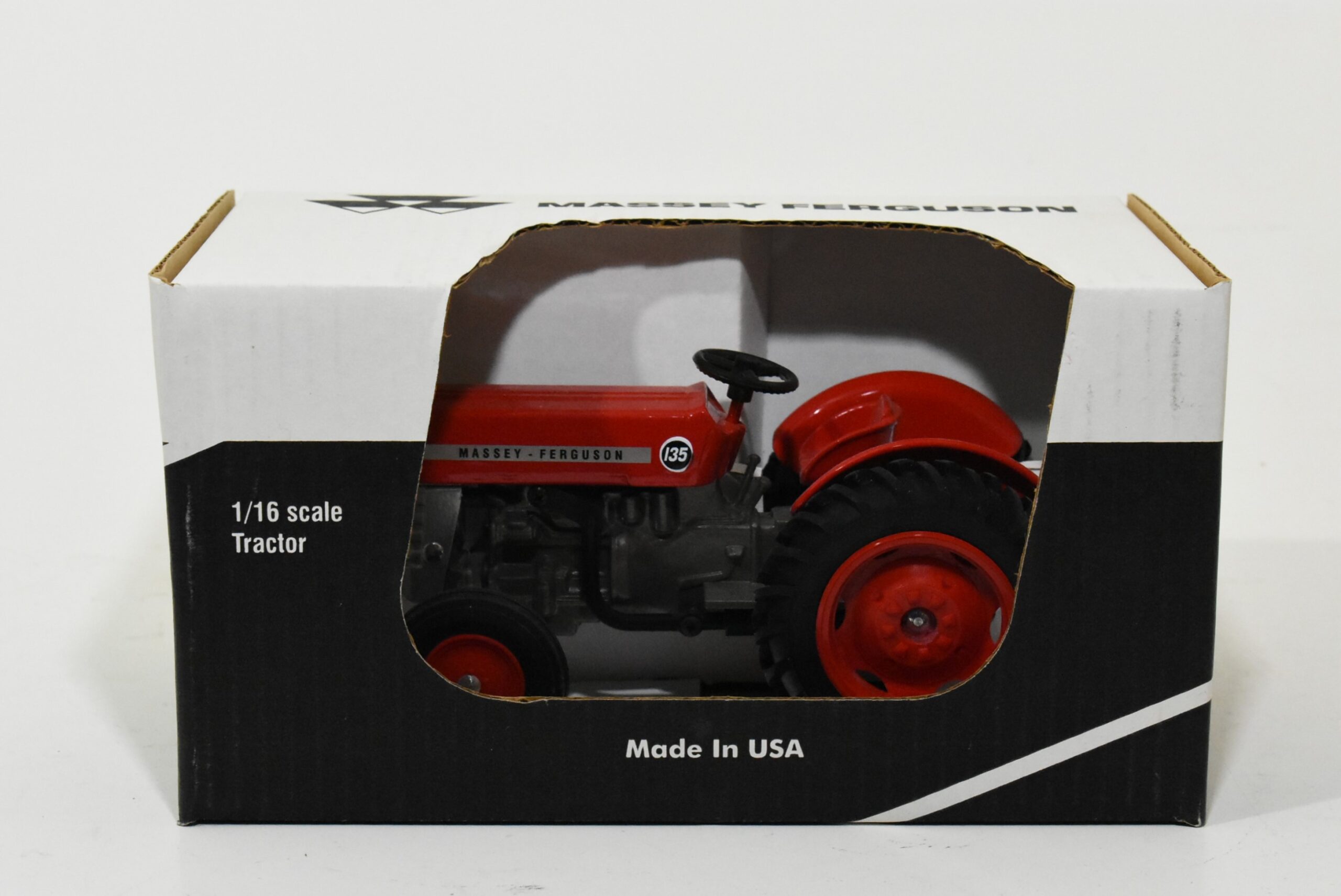 1/16 Massey Ferguson 135 Tractor - Dalton's Farm Toys